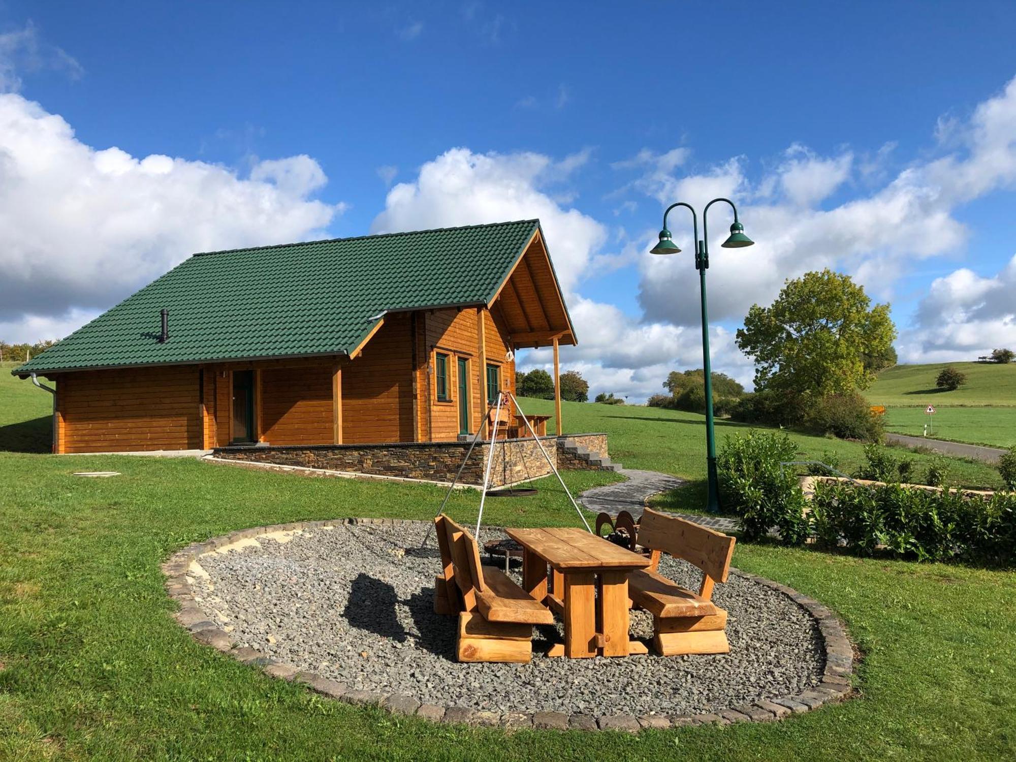 Holzhaus Onkel Fritz Mit Sauna Und Whirlwanne Esch  Luaran gambar