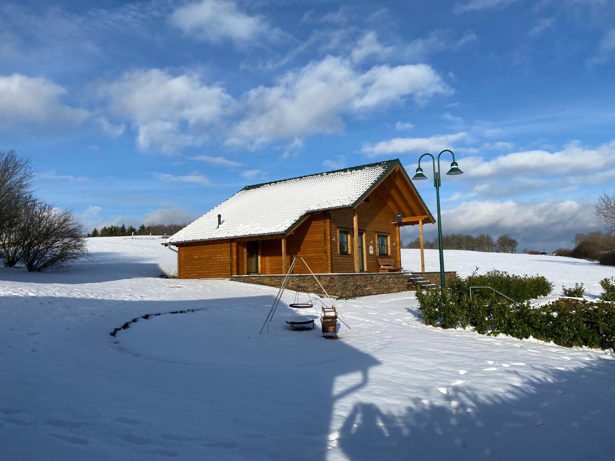 Holzhaus Onkel Fritz Mit Sauna Und Whirlwanne Esch  Luaran gambar