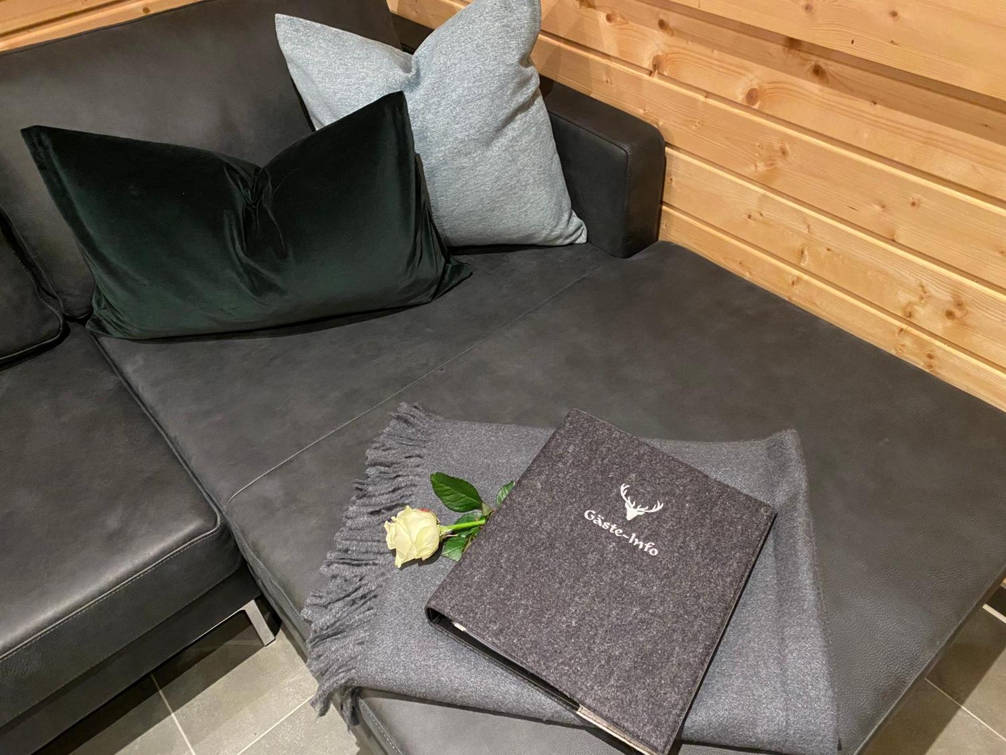 Holzhaus Onkel Fritz Mit Sauna Und Whirlwanne Esch  Luaran gambar