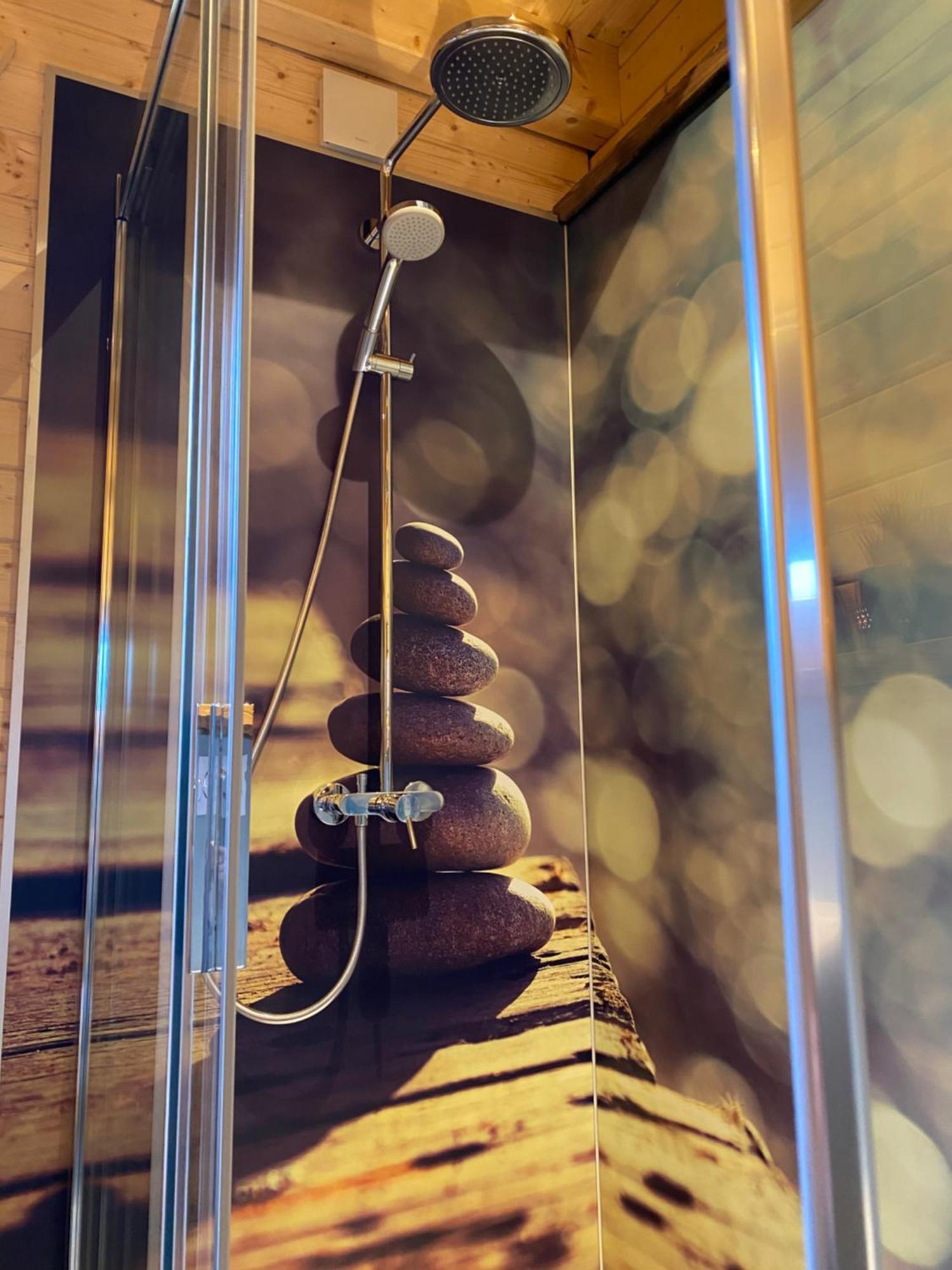 Holzhaus Onkel Fritz Mit Sauna Und Whirlwanne Esch  Luaran gambar